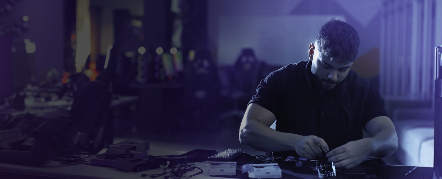 크루셜 미디어 페이지 브랜드 이미지